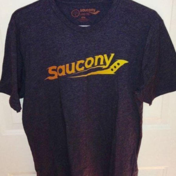 Running Tshirt by Saucony Size Large Mens - Picture 1 of 1